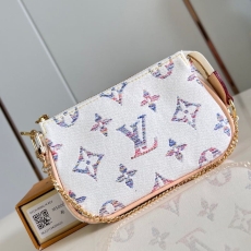 Louis Vuitton Clutch Bags